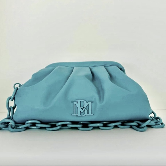 Badgley Mischka wrapped clutch purse with metal chain shoulder handle - Picture 1 of 3